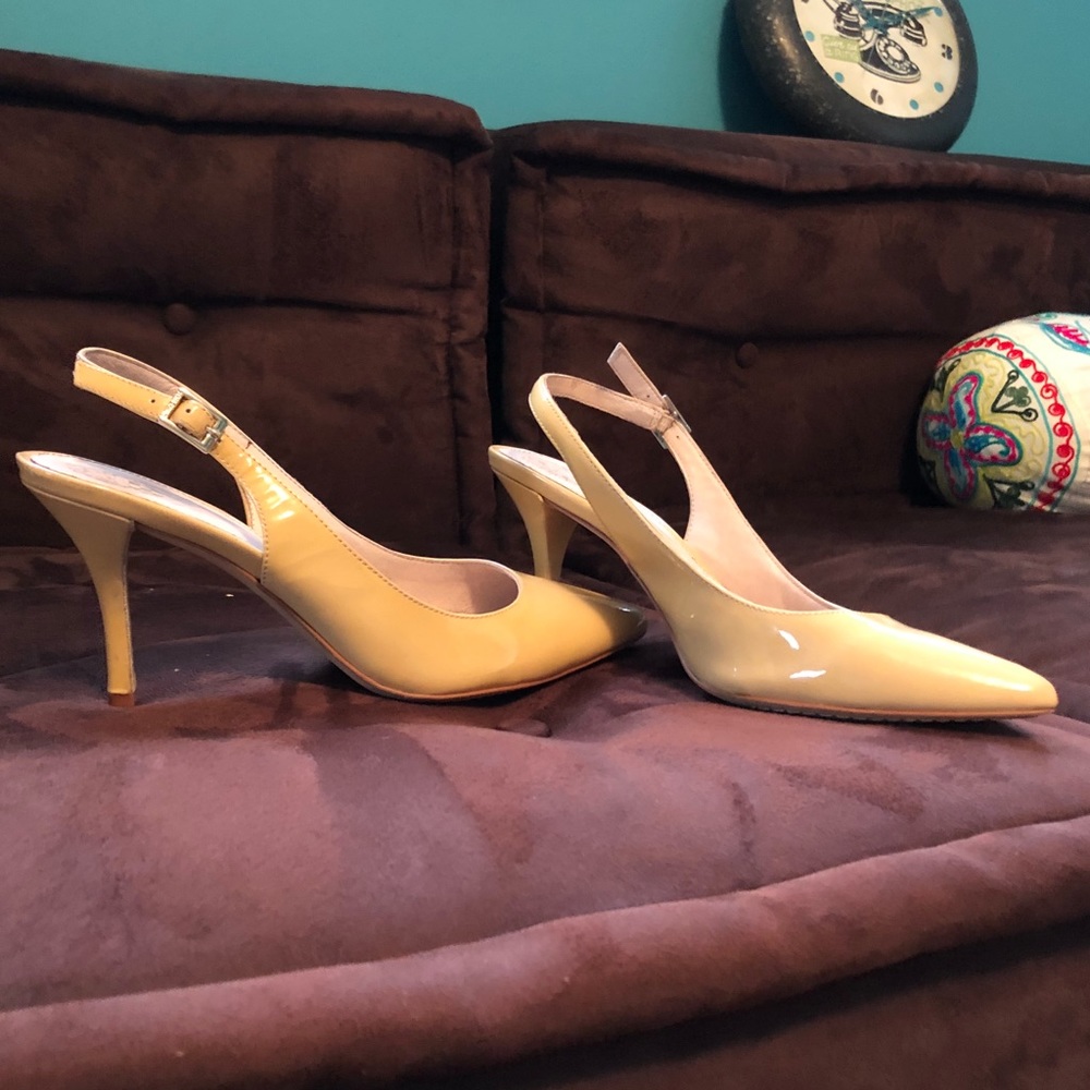 Vince Camuto nude patent sling backs